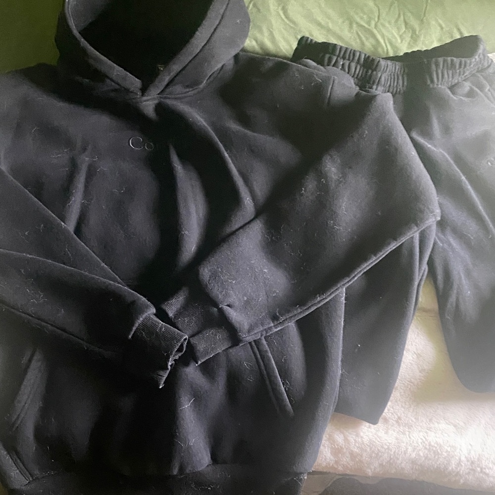 Elegant Black Women's Hoodie Sweater
